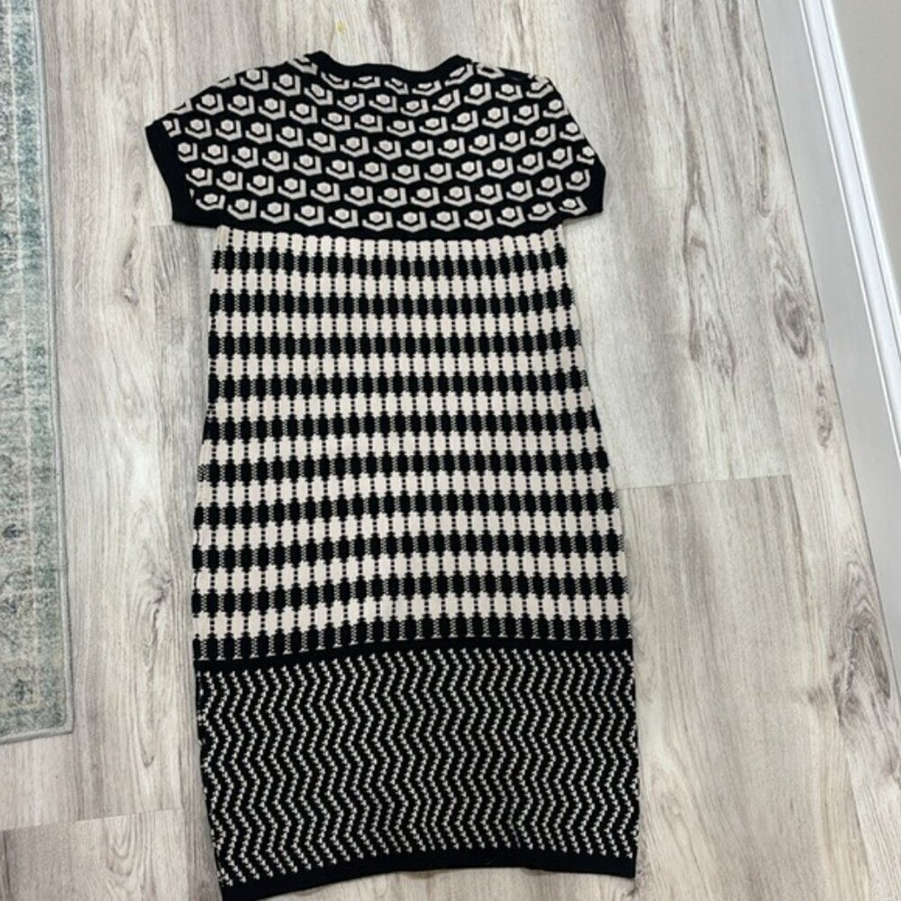 MaxMara Black and Cream Knit black and beige sweater dress size Small - Picture 8 of 8